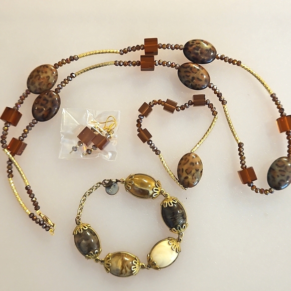 Unbranded Jewelry - A lot of 4 Pieces Brown topaz Crystal faux gemstone Set And a Link Bracelet
